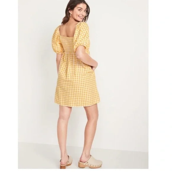 Old Navy Fit & Flare Puff-Sleeve Seersucker Gingham Mini Dress SZ Med NWT yellow - Picture 2 of 12